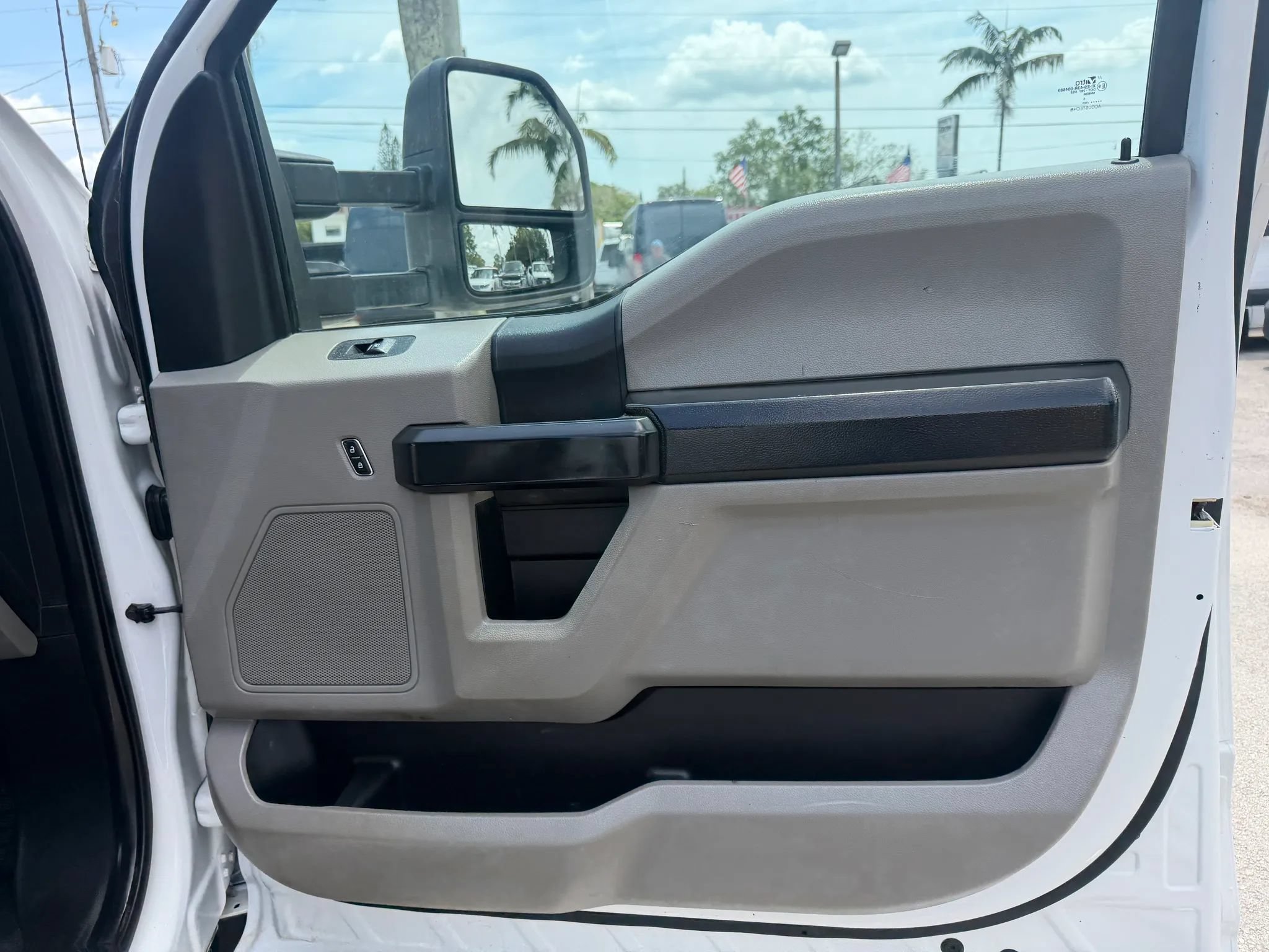Used 2017 Ford F550 4x4 Crew Cab Super Duty image 17