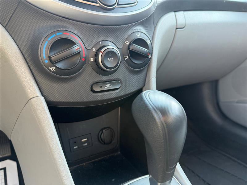Used 2017 Hyundai Accent SE FWD image 19