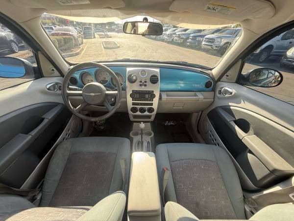 Used 2009 Chrysler PT Cruiser FWD image 18