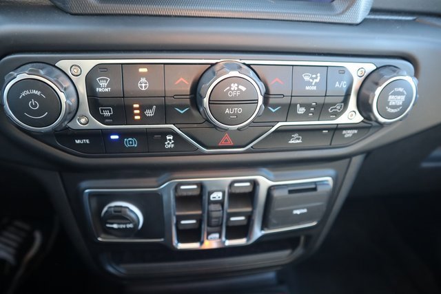 Used 2022 Jeep Wrangler Unlimited Sahara w/ Cold Weather Group image 12