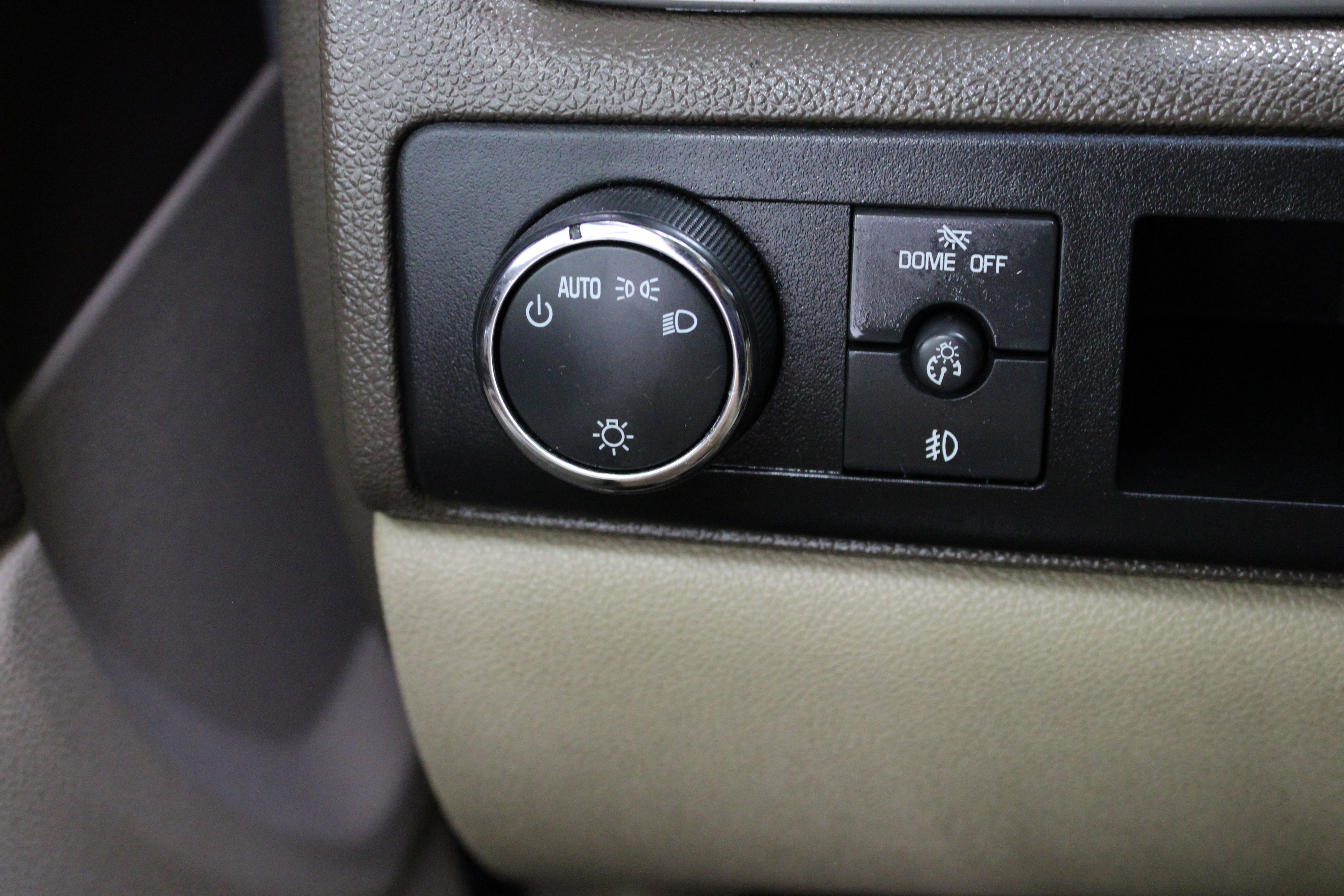 Used 2009 Chevrolet Tahoe LTZ RWD image 25