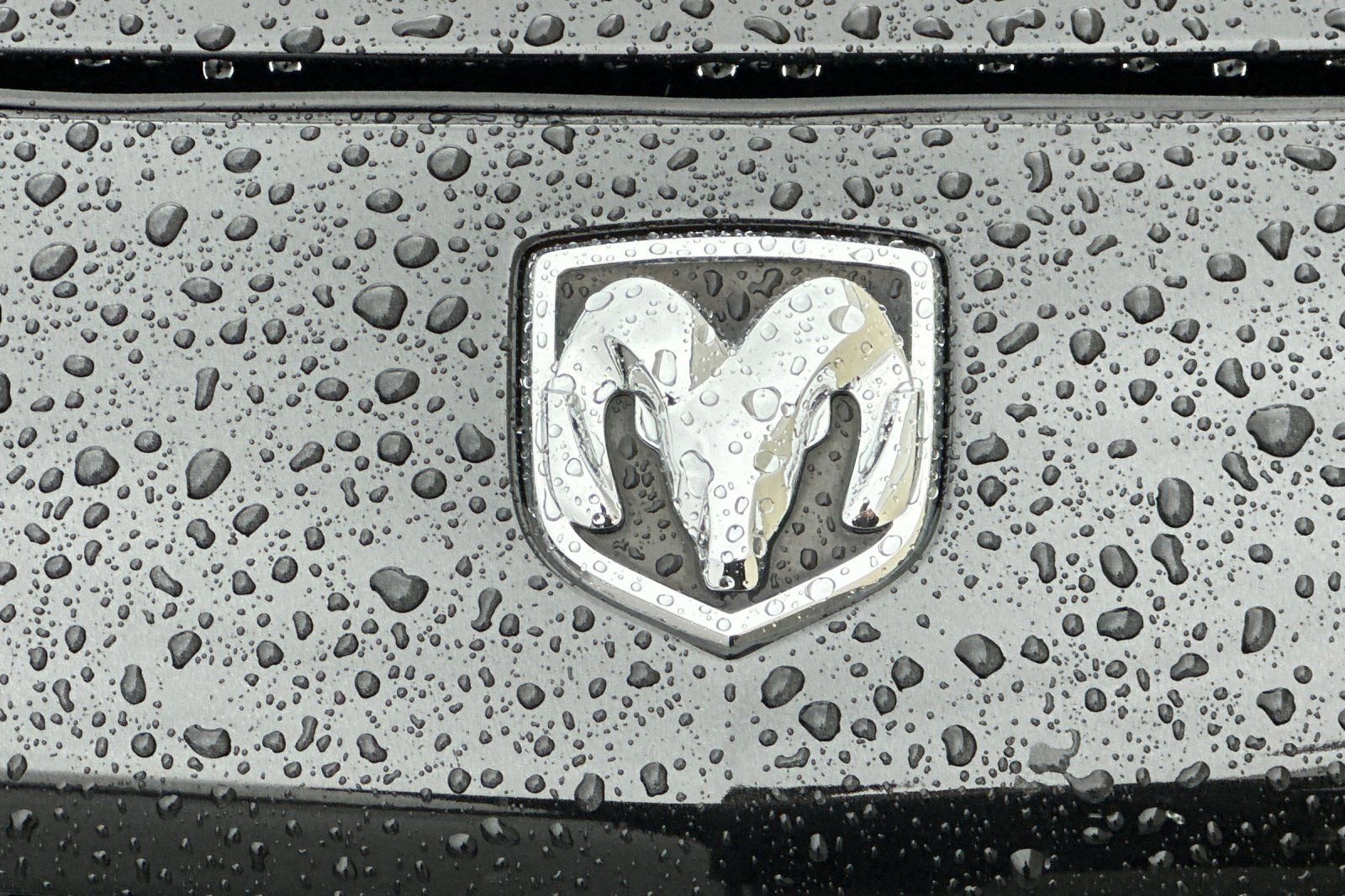 Used 2009 Dodge Challenger SRT8 w/ SRT Option Group II image 35