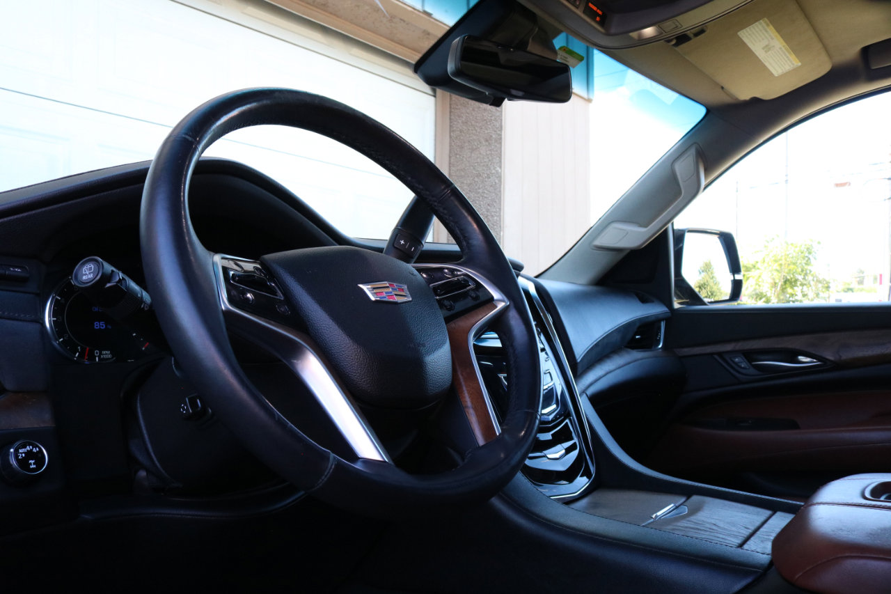 Used 2017 Cadillac Escalade Premium Luxury image 22