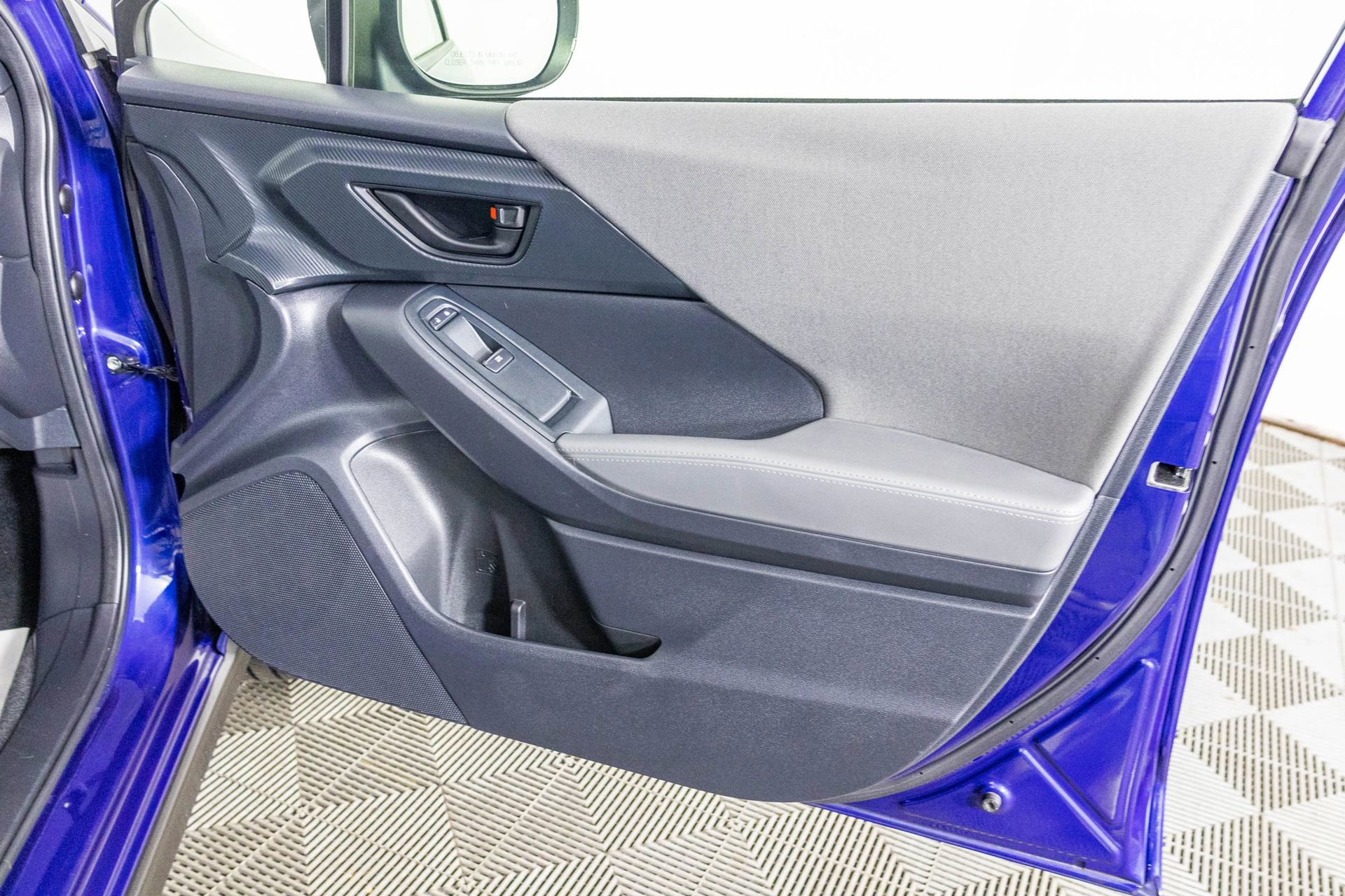 Used 2024 Subaru Crosstrek 2.0i Premium w/ Crosstrek Mirror Package image 37