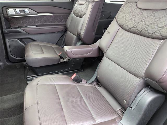 Certified 2025 Ford Explorer Platinum w/ LUX Leather Package image 19