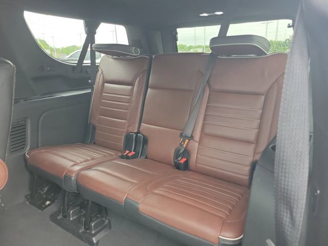 Used 2023 GMC Yukon XL Denali Ultimate AWD/4WD image 9