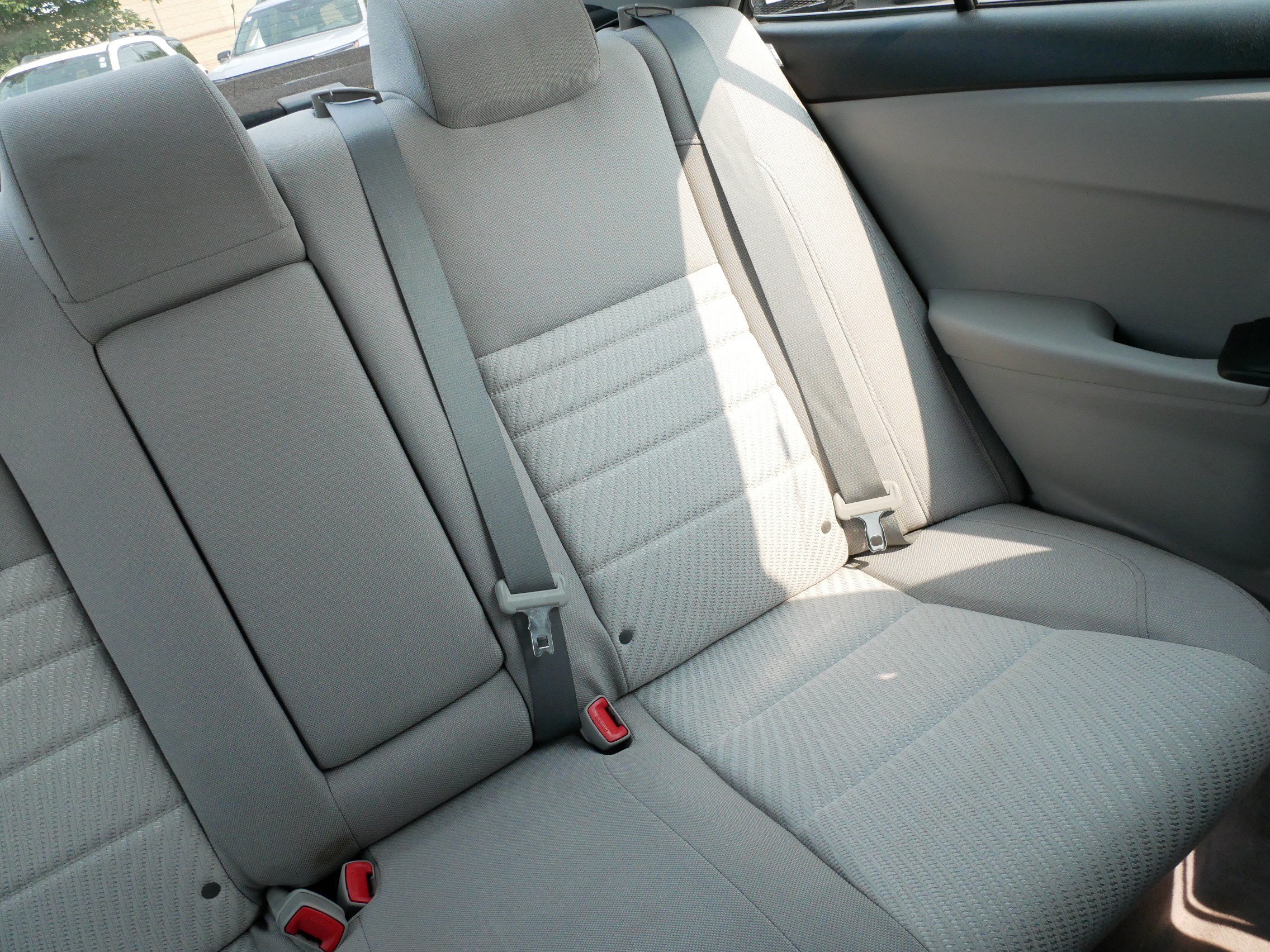 Used 2015 Toyota Camry LE FWD image 14