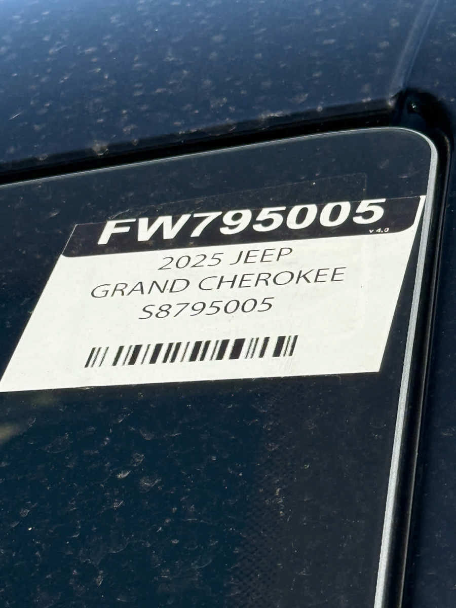 New 2025 Jeep Grand Cherokee Limited AWD/4WD image 33
