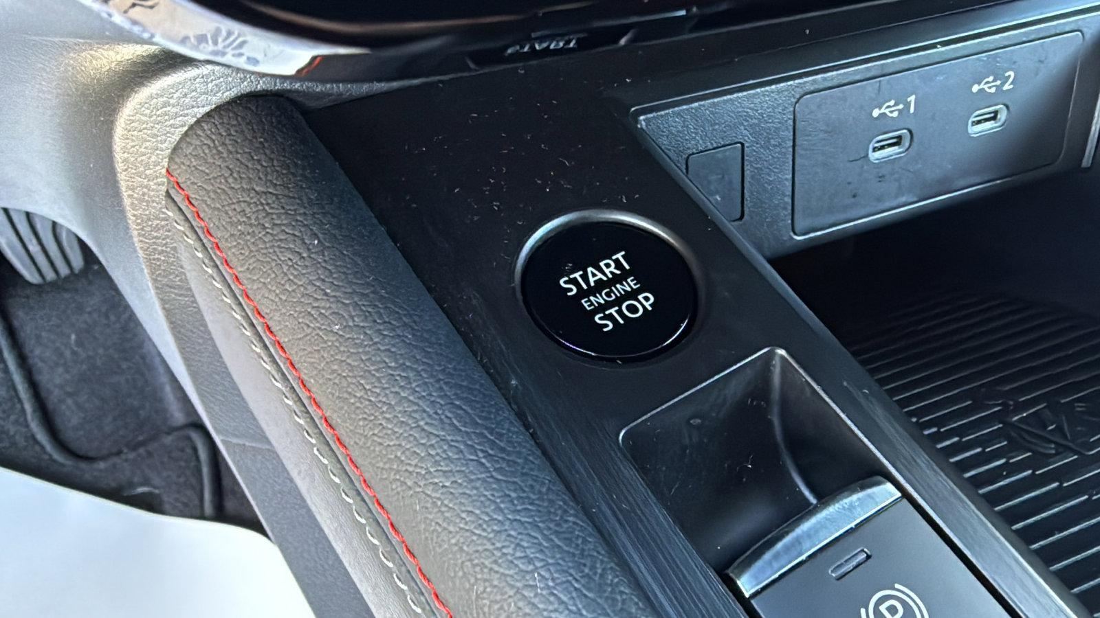 Certified 2025 Nissan Kicks SR image 12