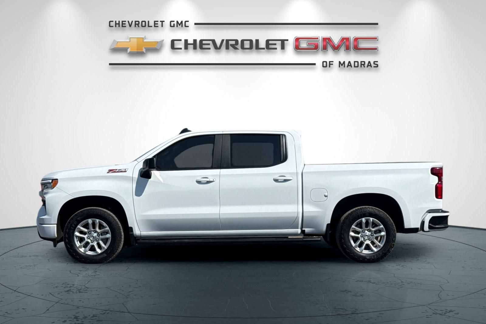 Used 2024 Chevrolet Silverado 1500 RST w/ Convenience Package II AWD/4WD image 6