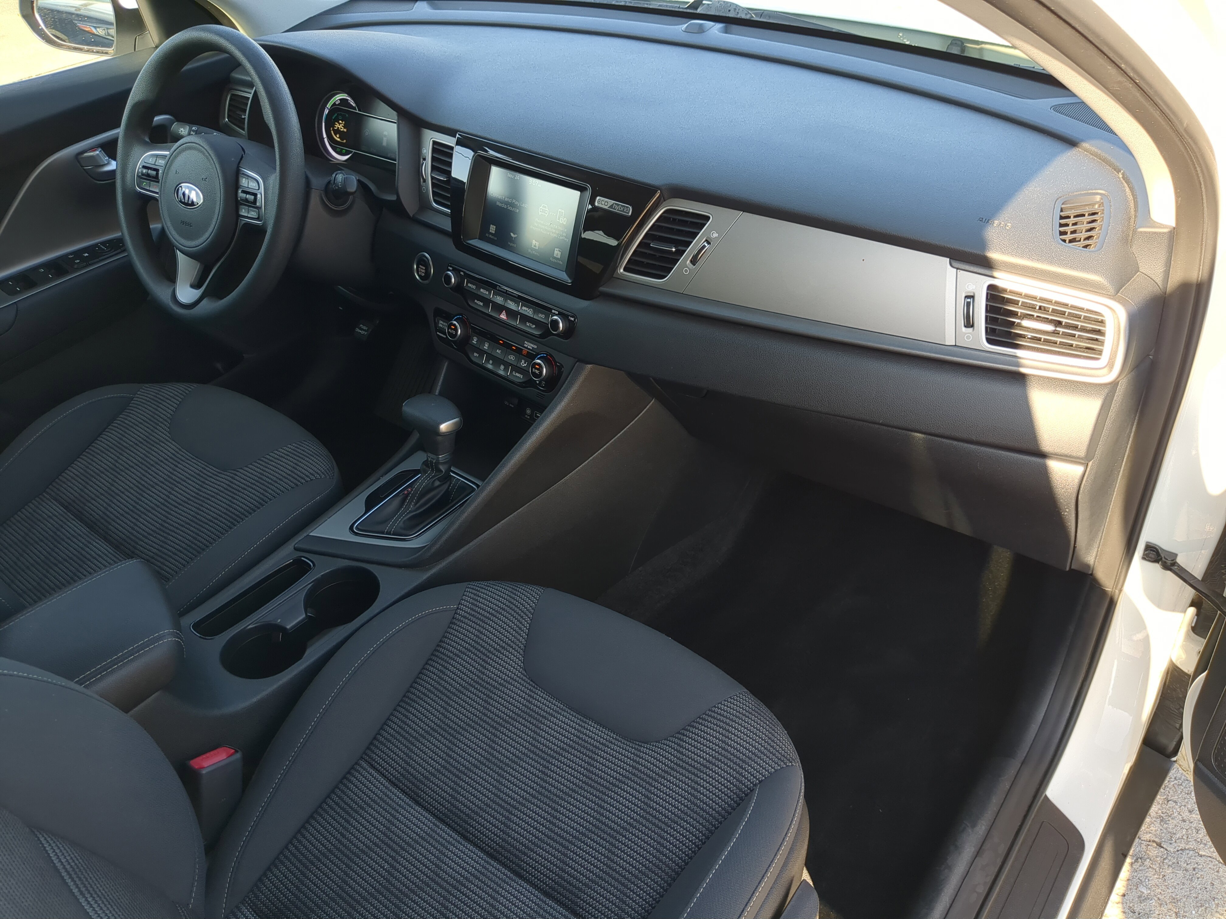 Certified 2019 Kia Niro LX image 11