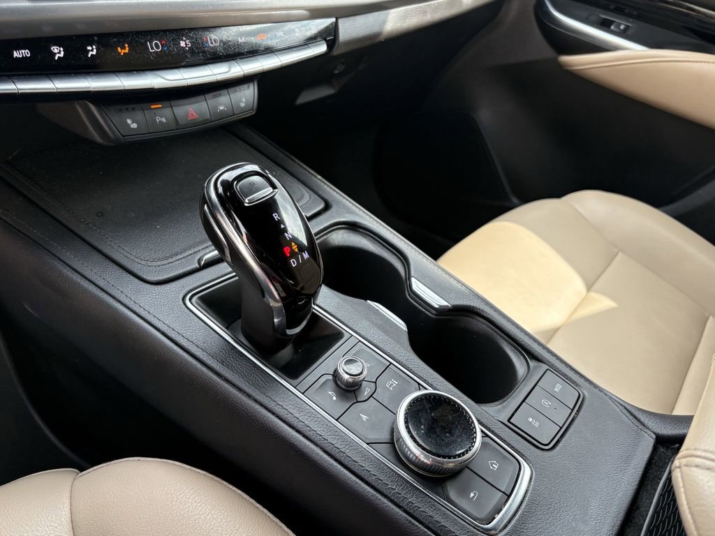 Used 2024 Cadillac XT4 Luxury w/ Cold Weather Package image 19