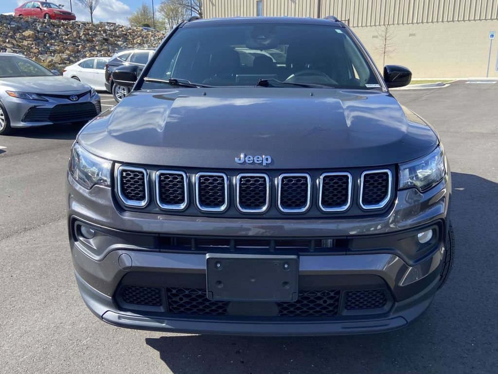 Used 2024 Jeep Compass Latitude AWD/4WD image 8
