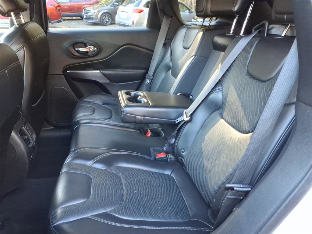 Used 2019 Jeep Cherokee Limited image 12