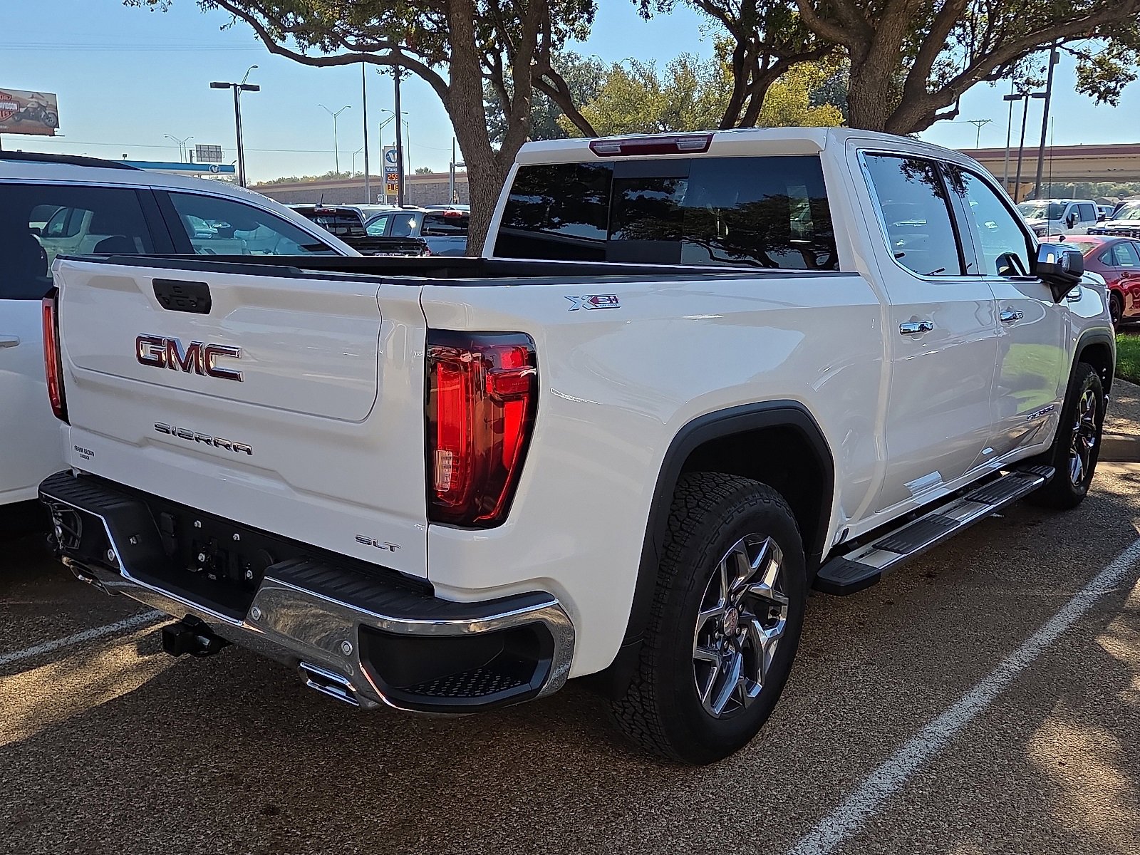 New 2026 GMC Sierra 1500 SLT image 3