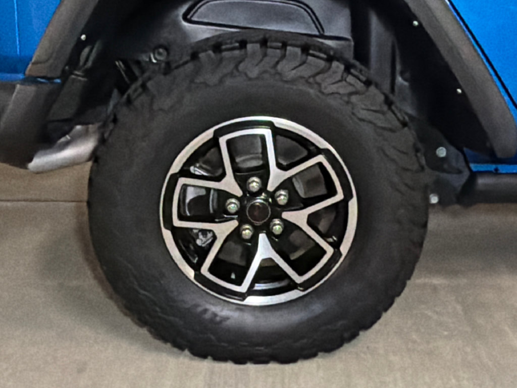 Used 2024 Jeep Wrangler Unlimited Rubicon w/ Technology Group AWD/4WD image 7