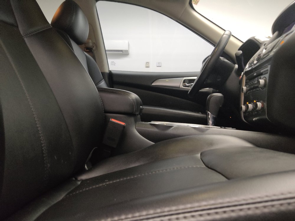 Used 2019 Nissan Pathfinder SL FWD image 21