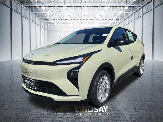 New 2027 Chevrolet Bolt LT w/ Comfort Package FWD image 4