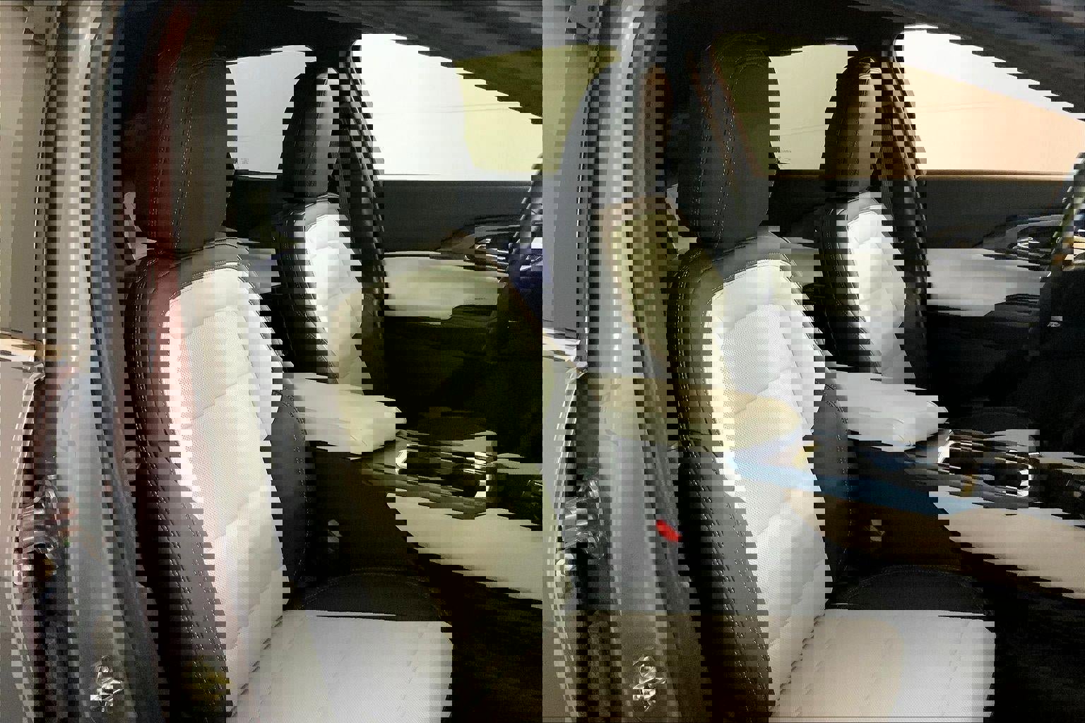 Used 2025 Chevrolet Equinox EV LT image 7