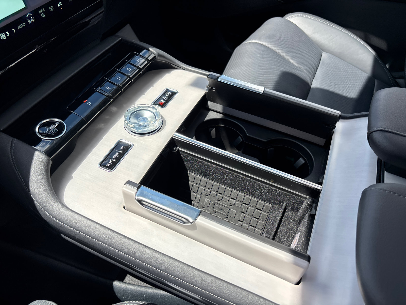 New 2026 Lincoln Navigator L Reserve w/ Jet Appearance Package AWD/4WD image 23