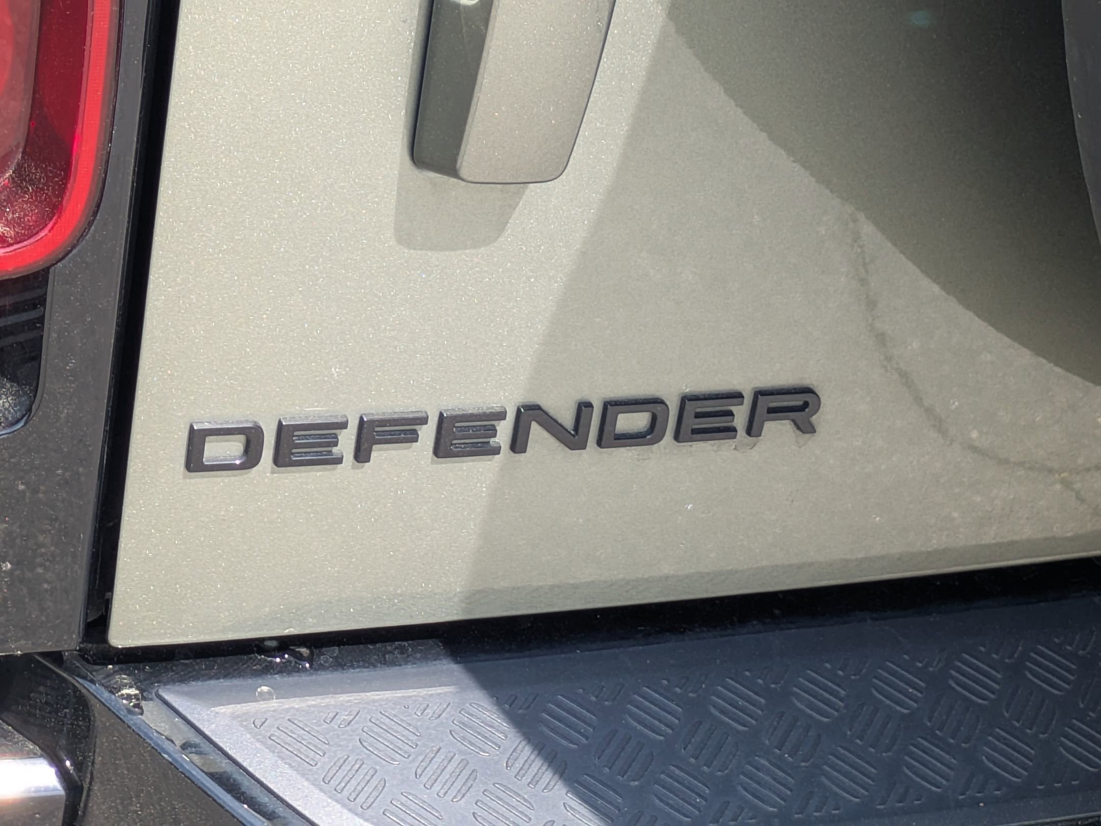 Certified 2024 Land Rover Defender 110 X-Dynamic SE image 34