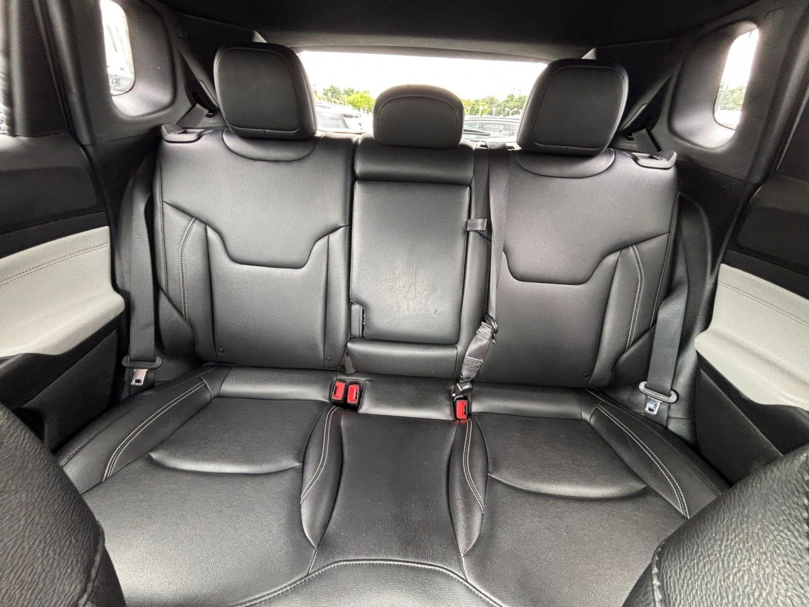 Used 2025 Jeep Compass Limited AWD/4WD image 39