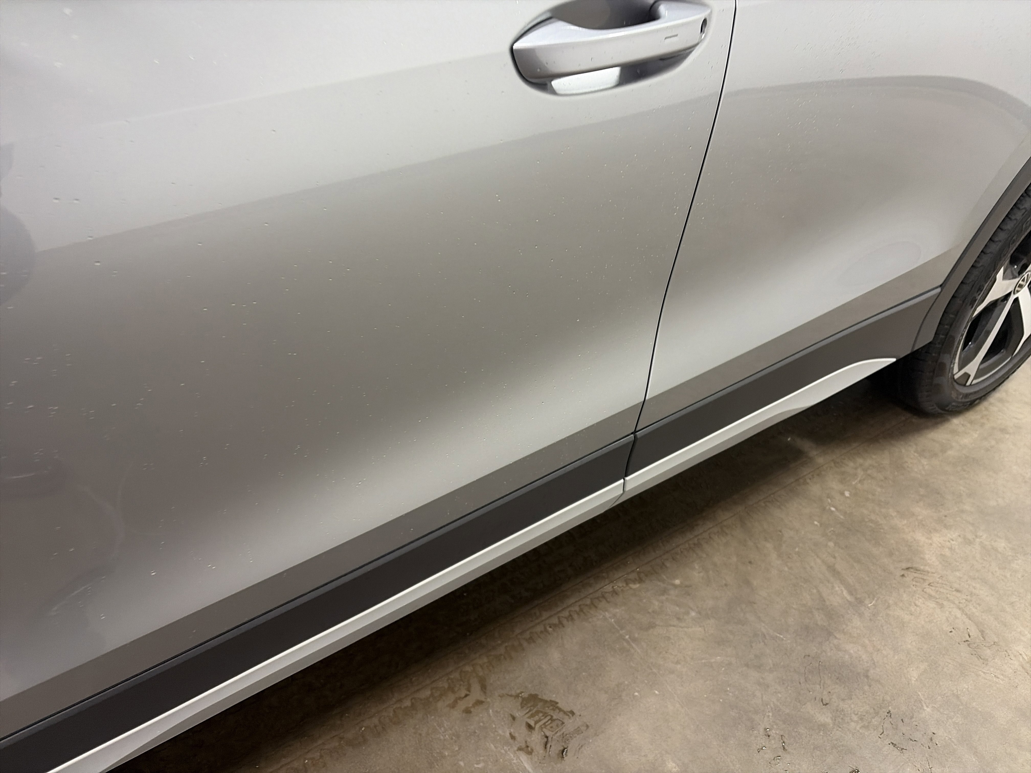 Certified 2025 Volkswagen Tiguan SE image 10