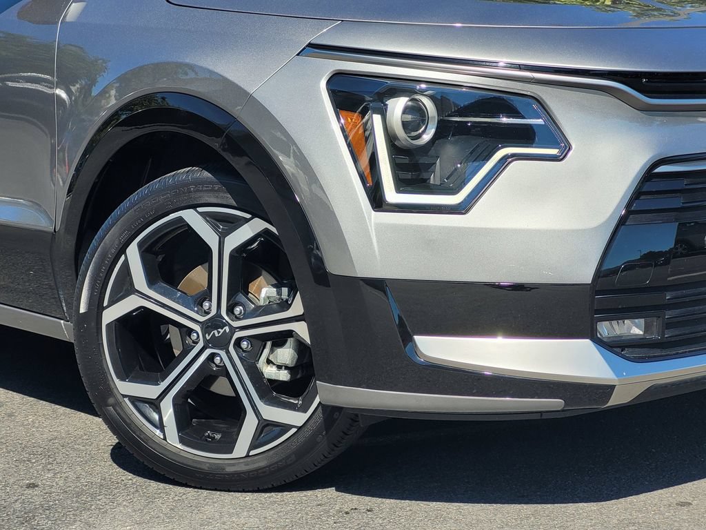 Used 2025 Kia Niro EX Touring FWD image 4