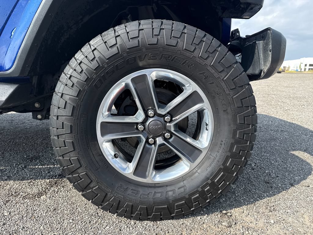 Used 2018 Jeep Wrangler Unlimited Sahara AWD/4WD image 10