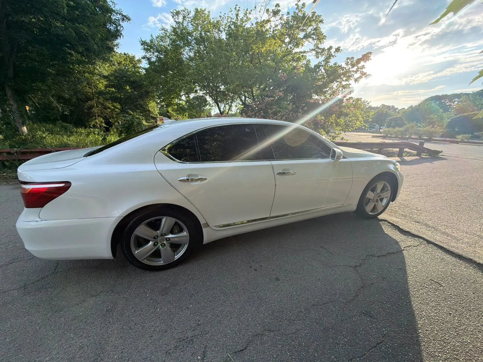 Used 2010 Lexus LS 460 RWD image 4