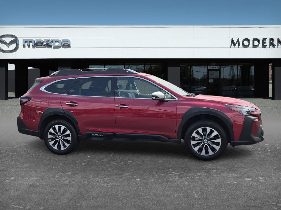 Used 2025 Subaru Outback Touring AWD/4WD image 7