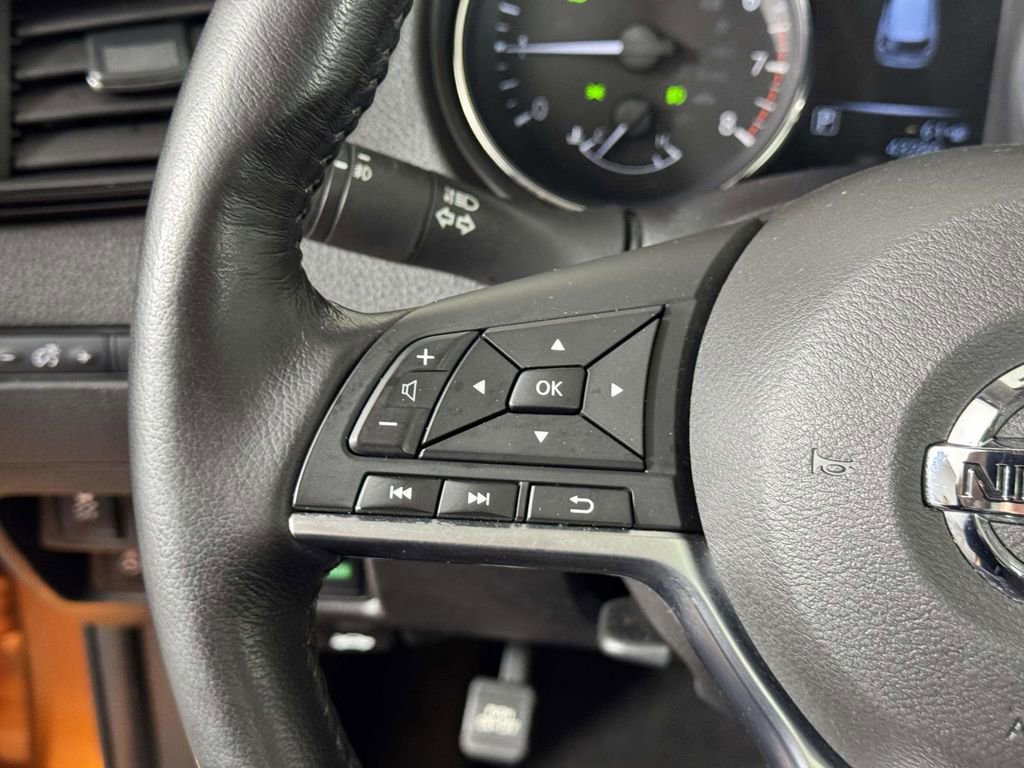 Used 2017 Nissan Rogue SL w/ SL Premium Package image 23