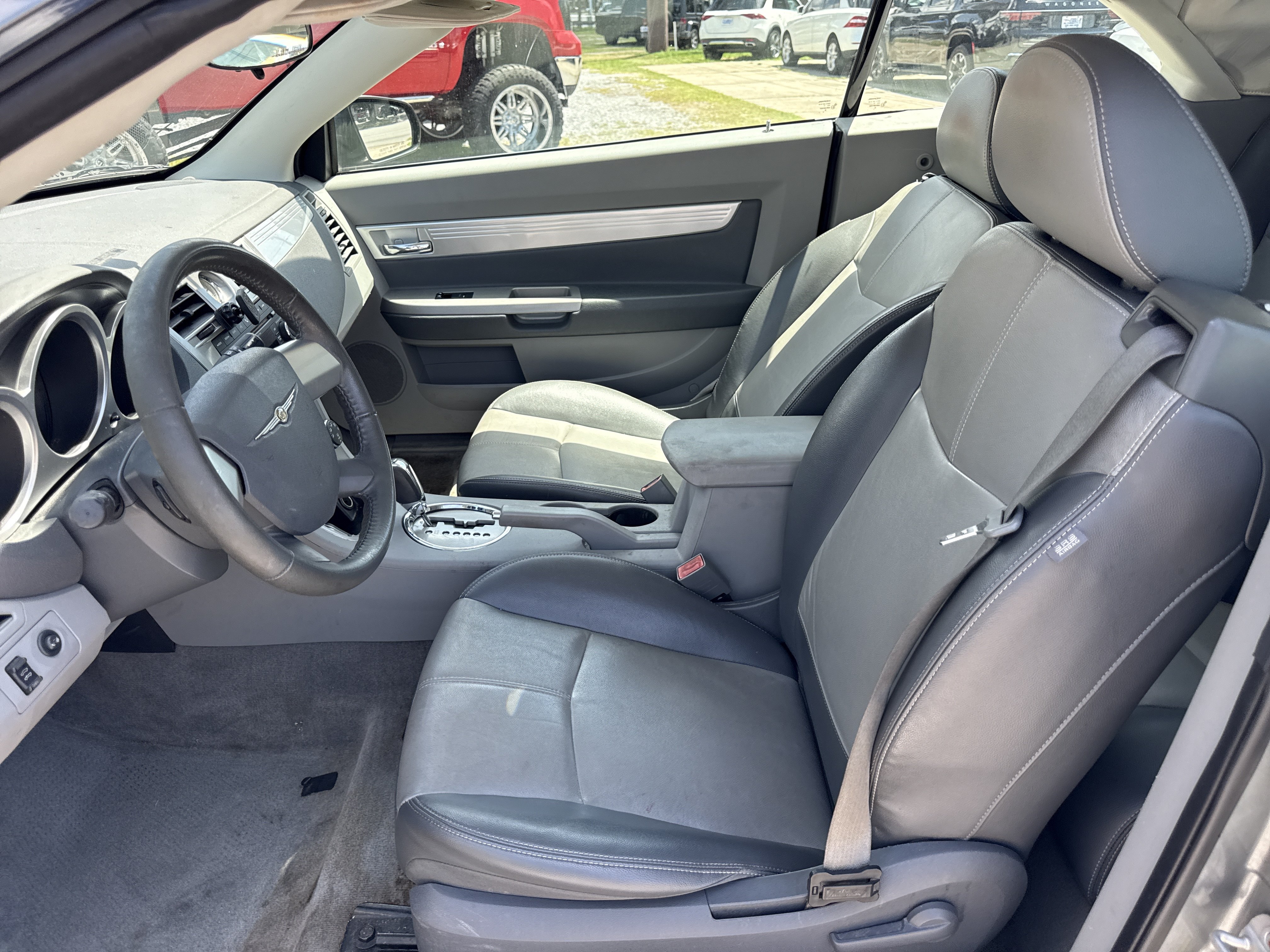 Used 2008 Chrysler Sebring Touring w/ Special Touring Group FWD image 9