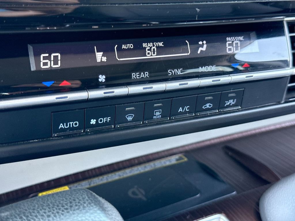 Used 2021 Toyota Sienna LE w/ LE Plus Package AWD/4WD image 19