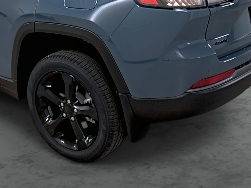 New 2026 Jeep Grand Cherokee Limited image 9