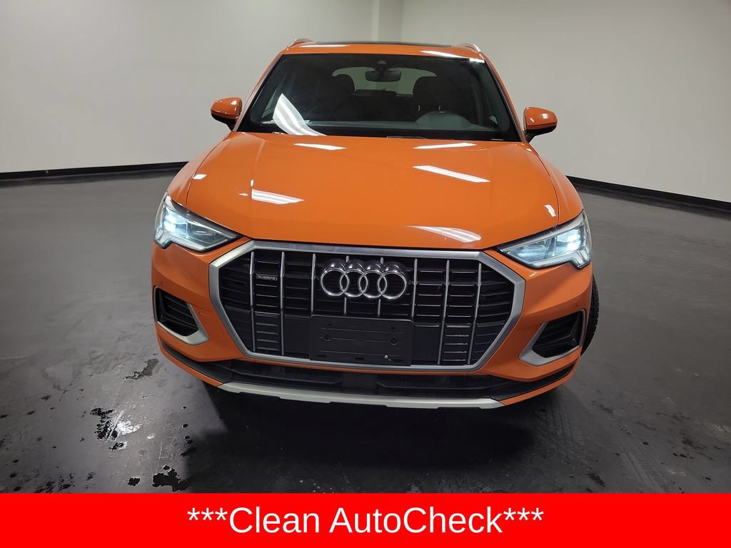 Used 2019 Audi Q3 2.0T Premium Plus w/ Premium Plus Package AWD/4WD image 2
