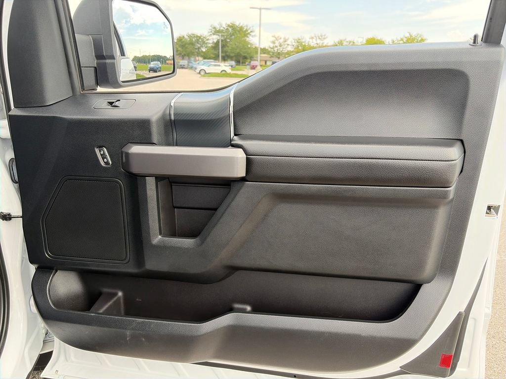 Used 2019 Ford F150 XLT w/ Equipment Group 302A Luxury AWD/4WD image 11