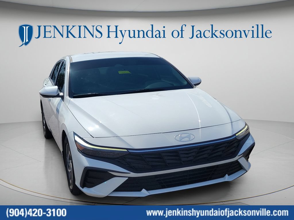 Used 2024 Hyundai Elantra SEL FWD image 16