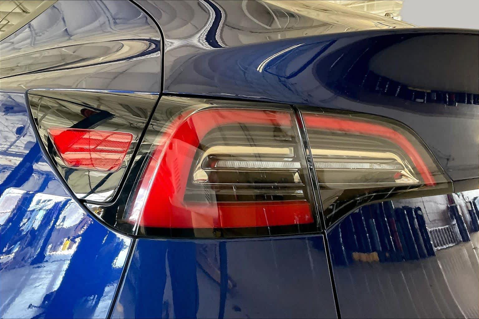Used 2023 Tesla Model Y AWD image 25