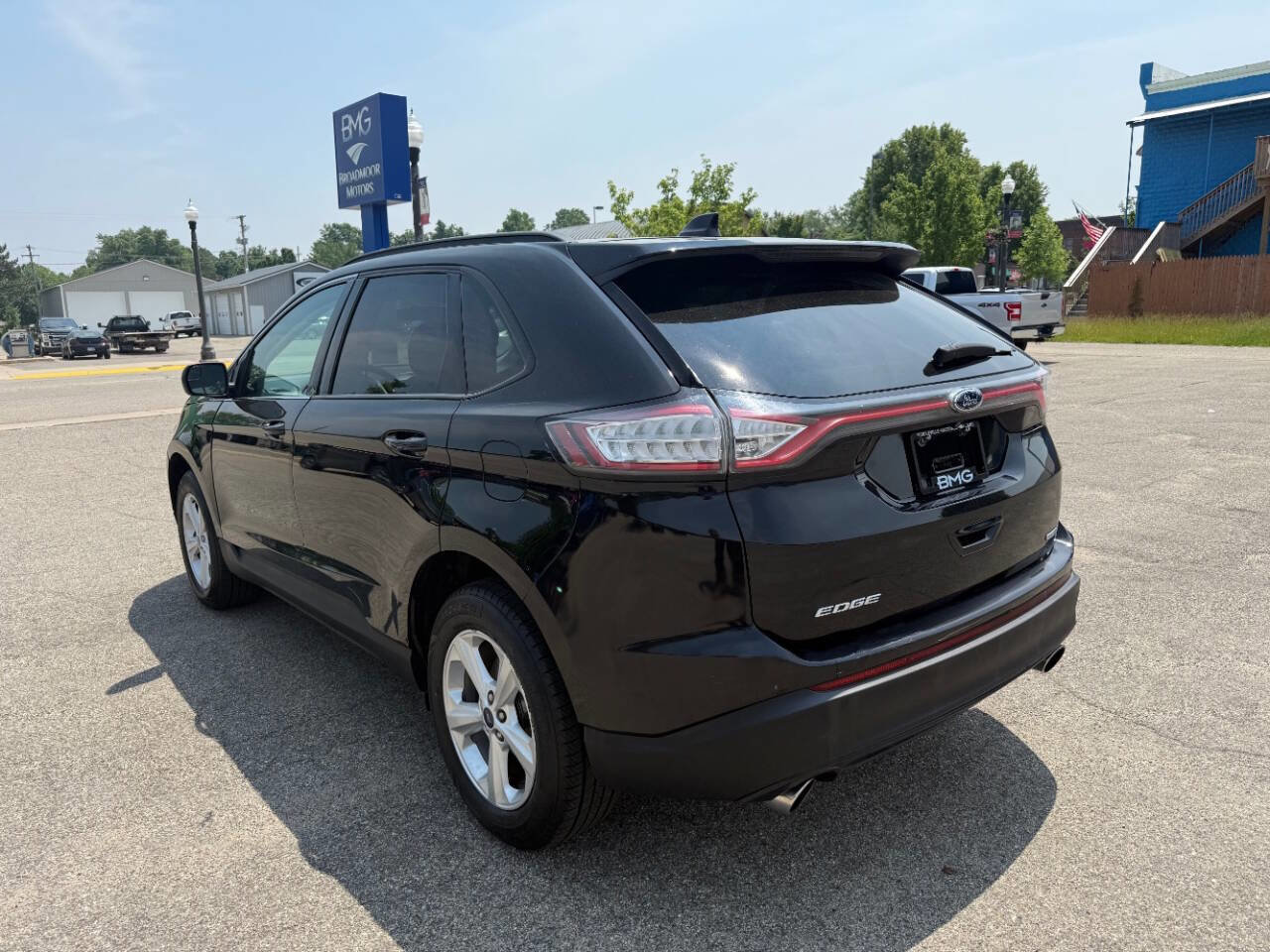 Used 2016 Ford Edge SE image 3
