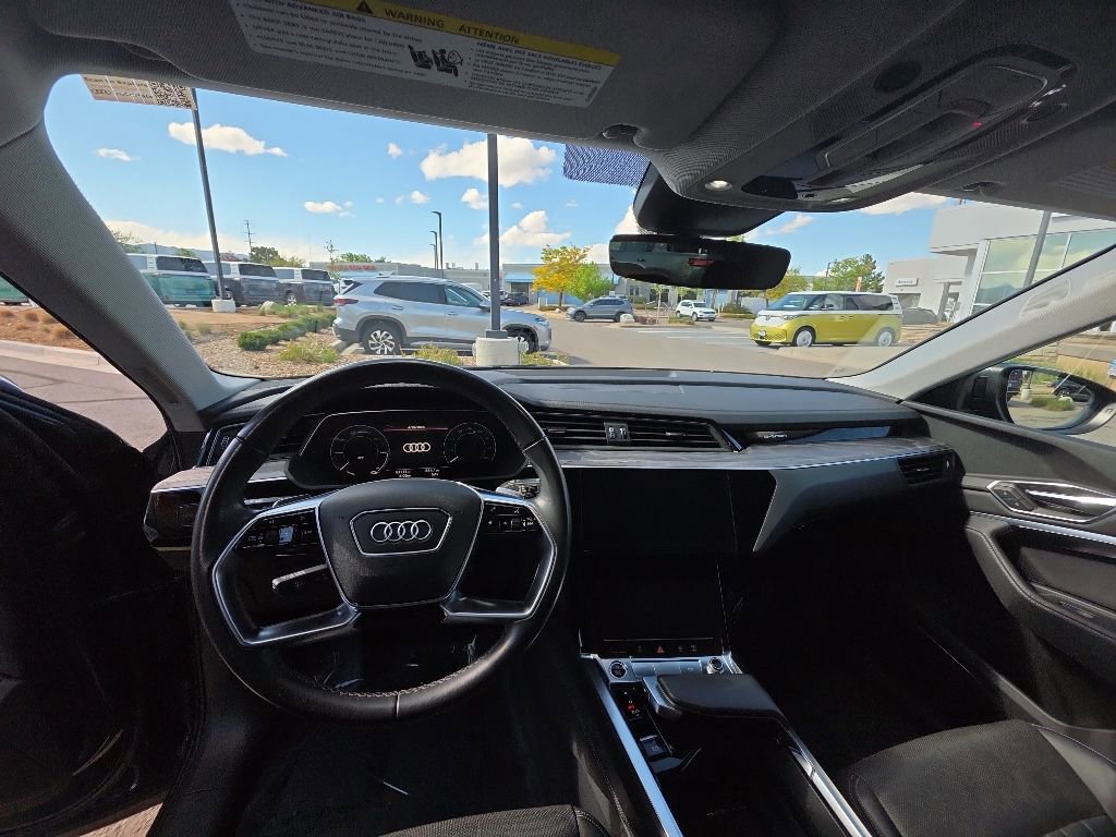 Used 2023 Audi e-tron Premium Plus w/ Premium Plus Package AWD/4WD image 13
