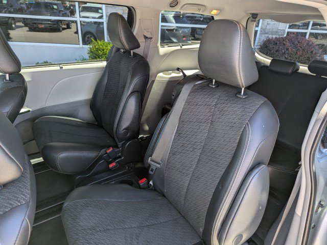 Used 2014 Toyota Sienna SE FWD image 26