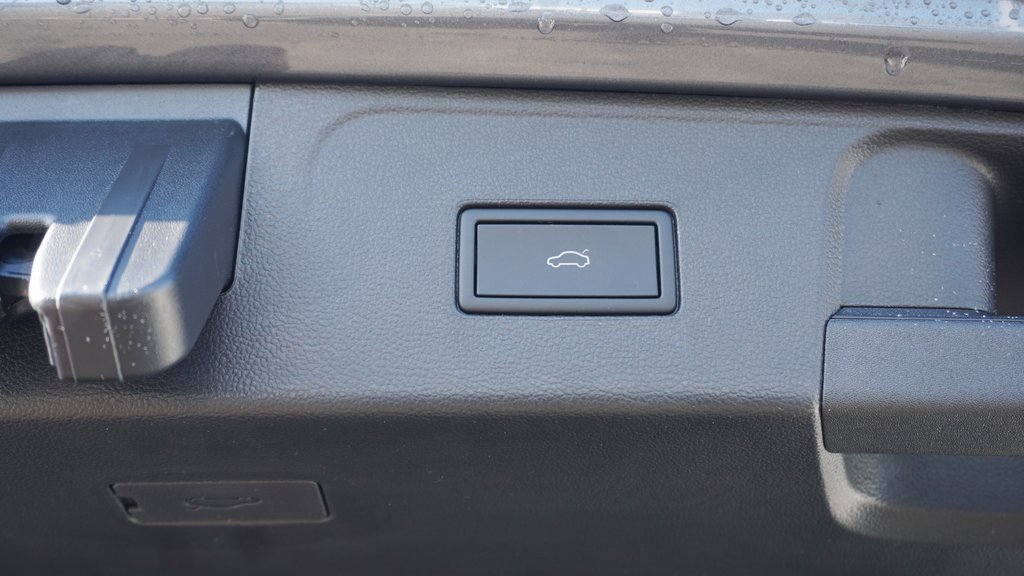 New 2025 Volkswagen Atlas SEL image 6