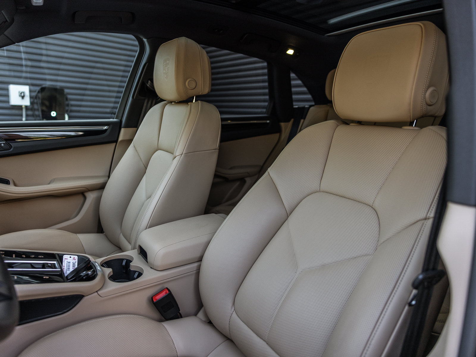 Certified 2026 Porsche Macan S AWD/4WD image 5