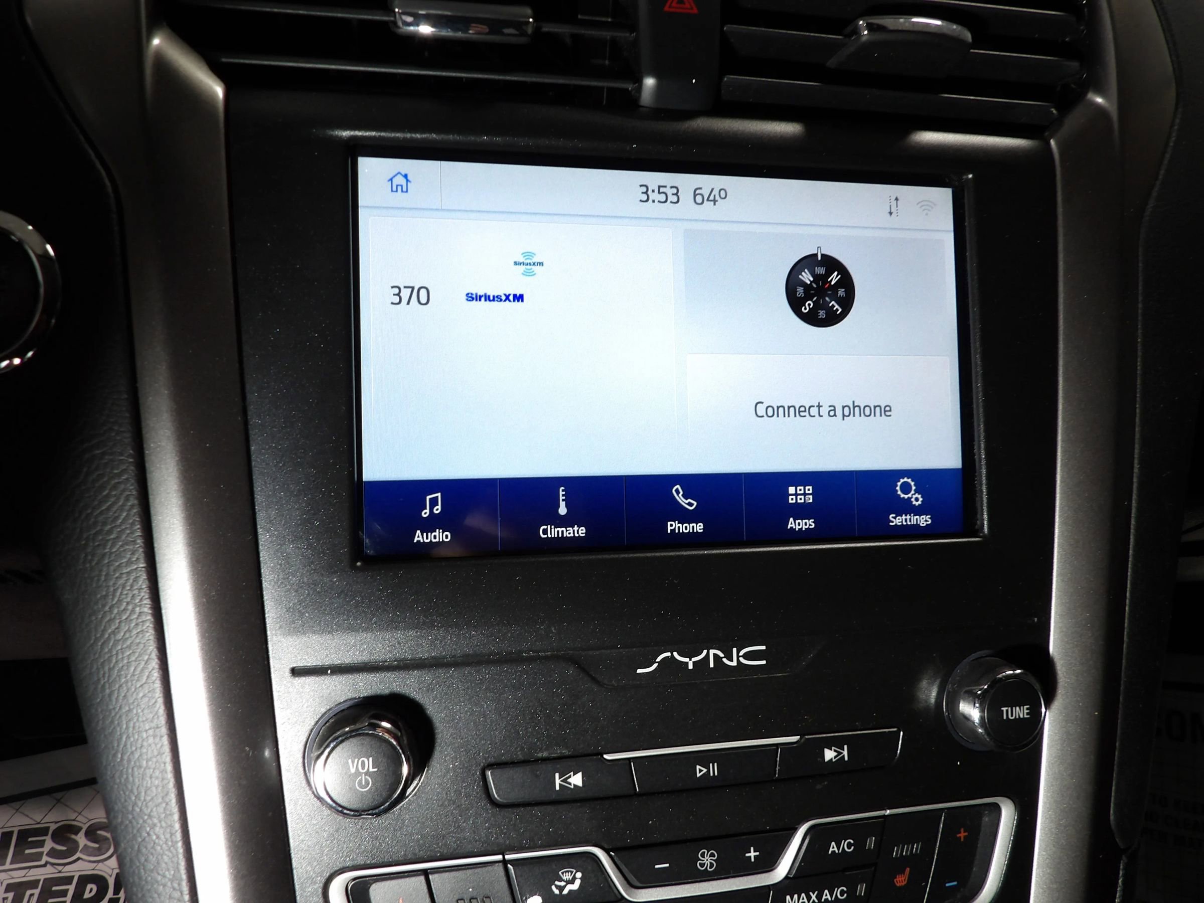 Used 2020 Ford Fusion SE image 14