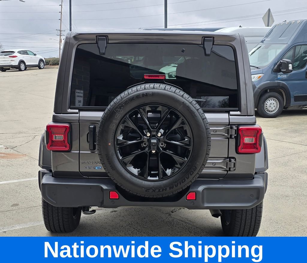 Used 2025 Jeep Wrangler Unlimited Sahara w/ Safety Group image 6