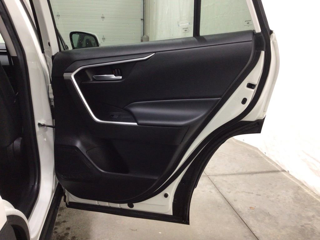 Used 2023 Toyota RAV4 XLE AWD/4WD image 27