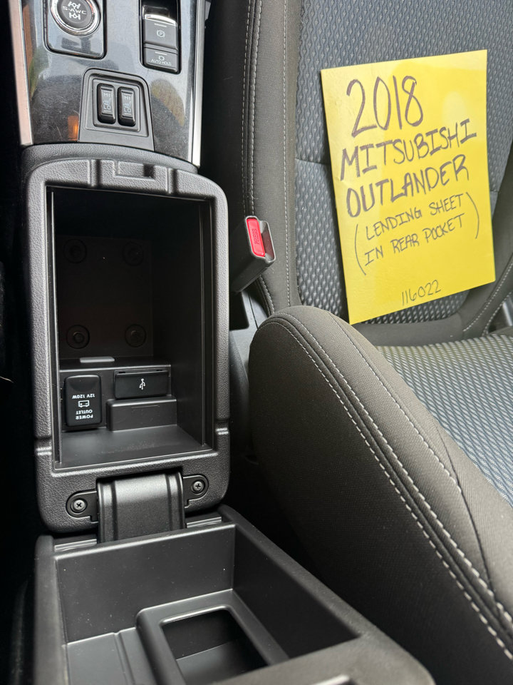 Used 2018 Mitsubishi Outlander ES image 12