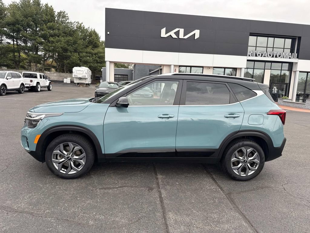 Used 2024 Kia Seltos S AWD/4WD image 2