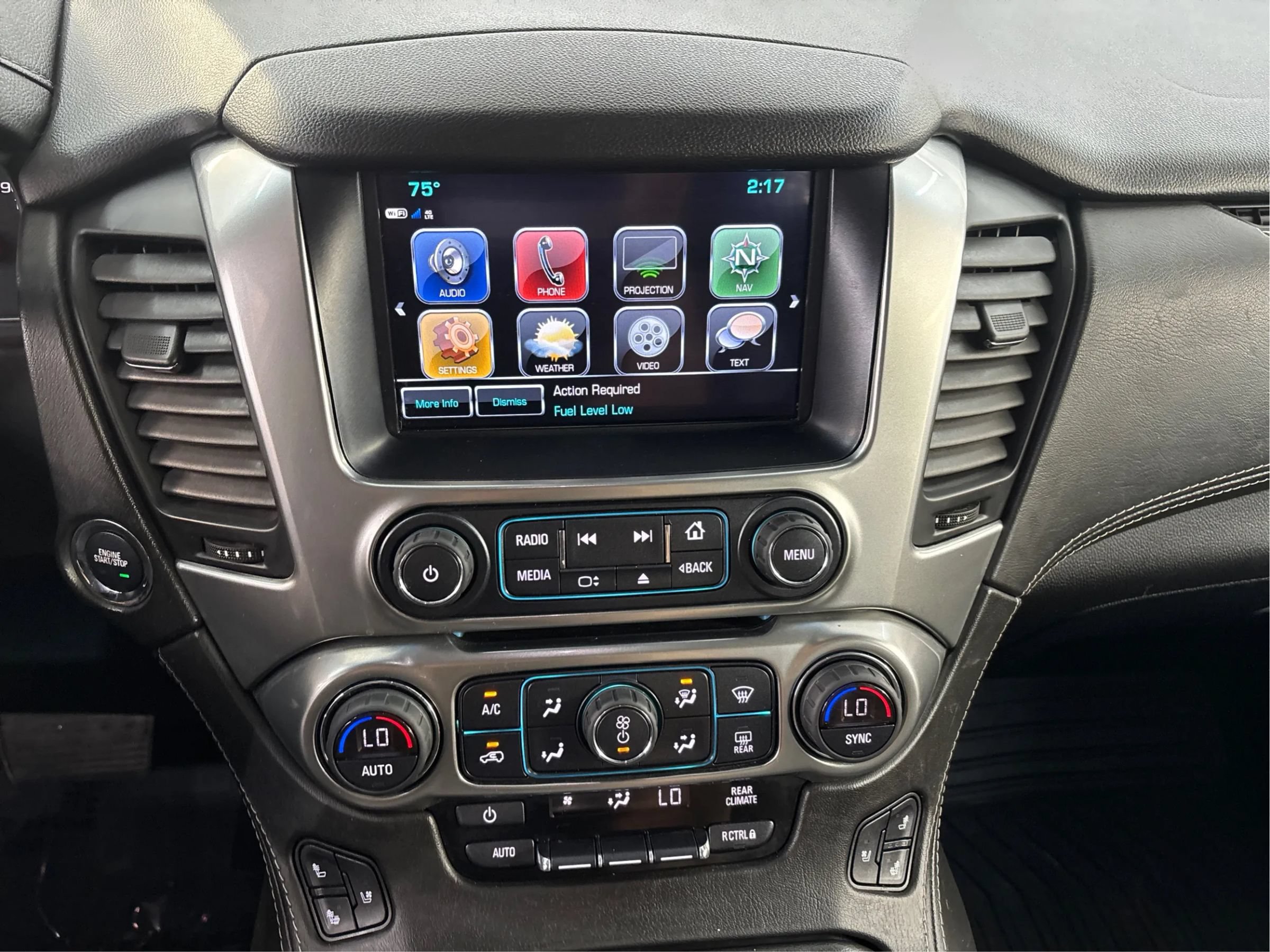 Used 2019 Chevrolet Suburban Premier AWD/4WD image 17